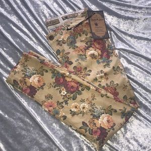 NWT Vanilla Star floral Jeans size 8 skinny